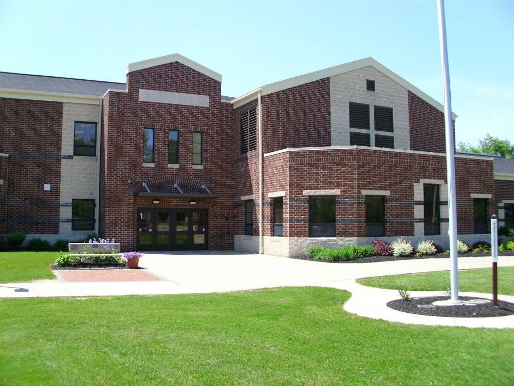 Front view of the Suffield Elementary School building